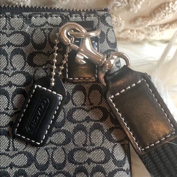 Coach Crossbody - Picture 3 of 9